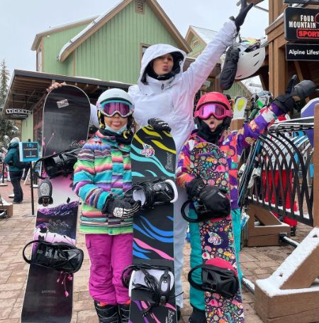 Talinda Bennington and her kids went snowboarding in the winter.